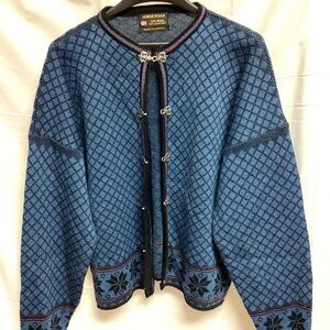 Women’s wool sweater